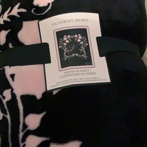 victoria’s secret sherpa blanket